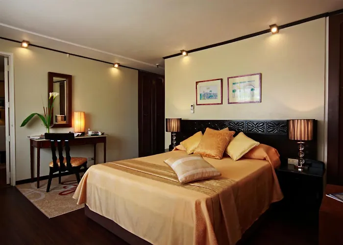 Hotel Manor