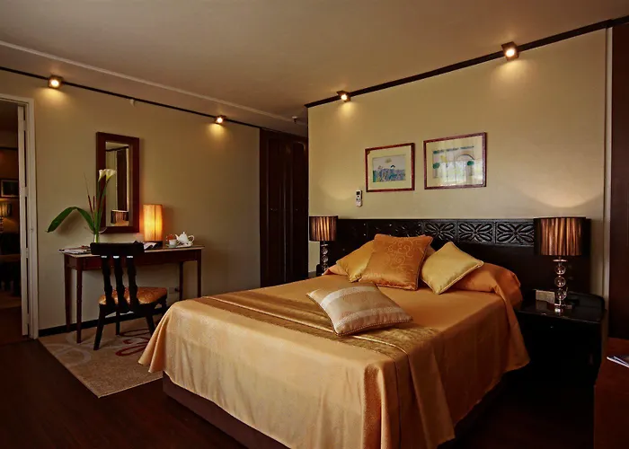 Manor Hotel 3*