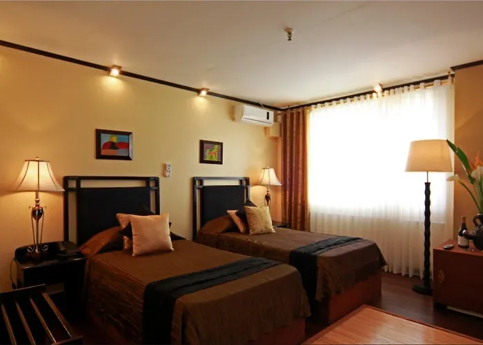 Hotel Manor
